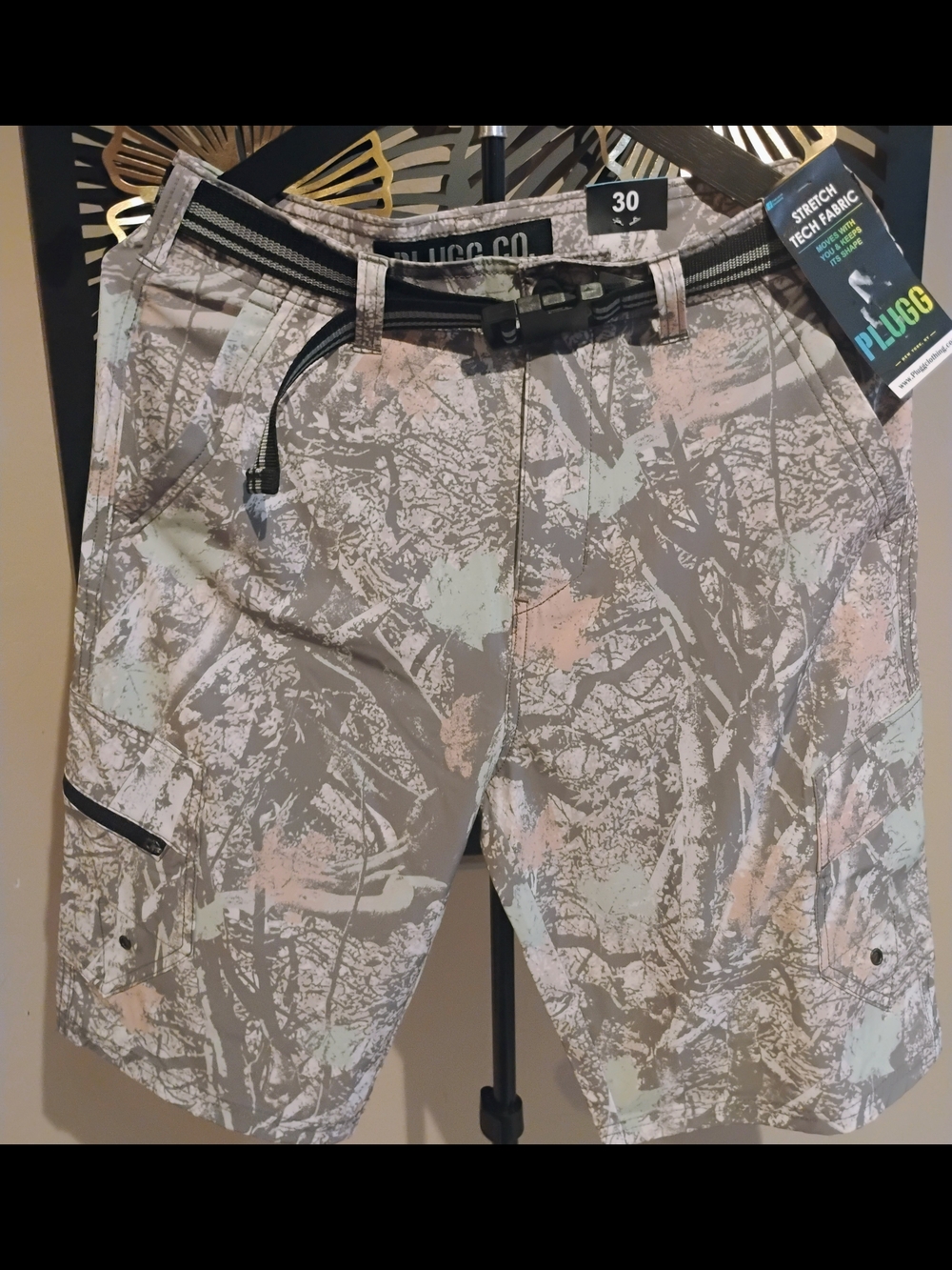 Plugg Men’s Size 30 Gray Camo Cargo Shorts with  Belt And Stretch Tech Fabric